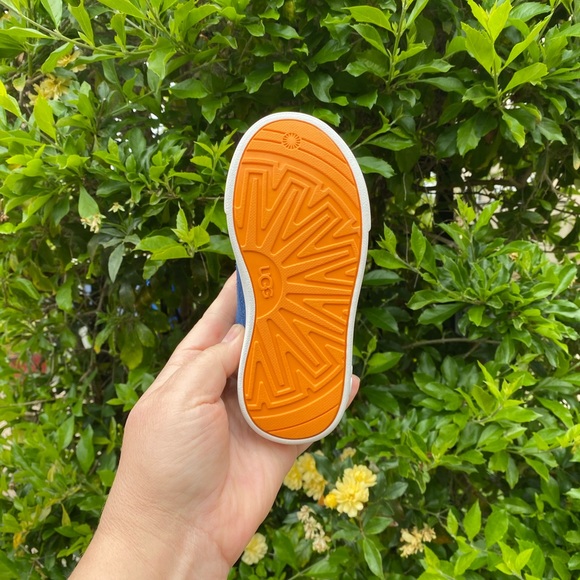 NWOT UGG Rennon Low Casual Shoes - Picture 7 of 9